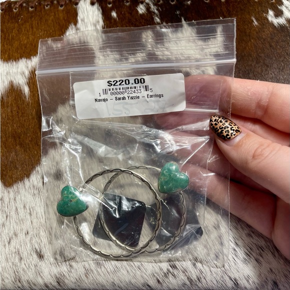 Genuine Heart Hoops - Picture 3 of 3